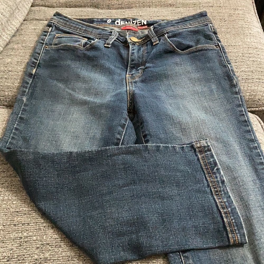 Denizen by Levi’s Women’s Medium Wash Capris
